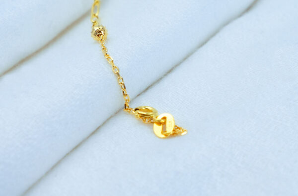 Elegant Chain Bracelet - Image 2