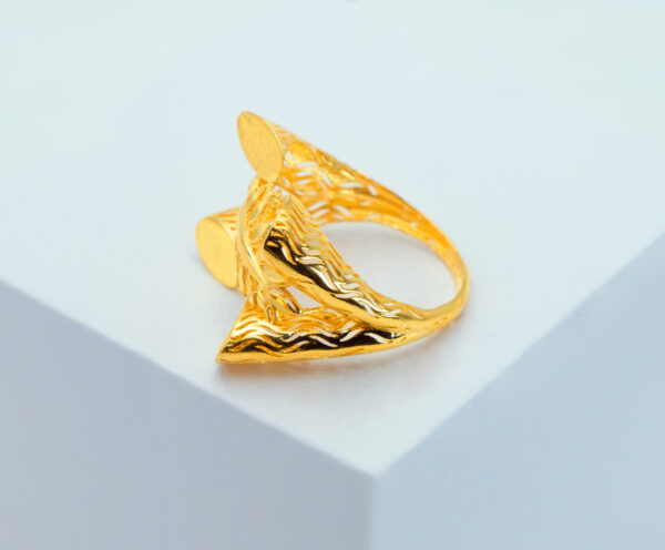 Leafy Embrace Ring - Image 2