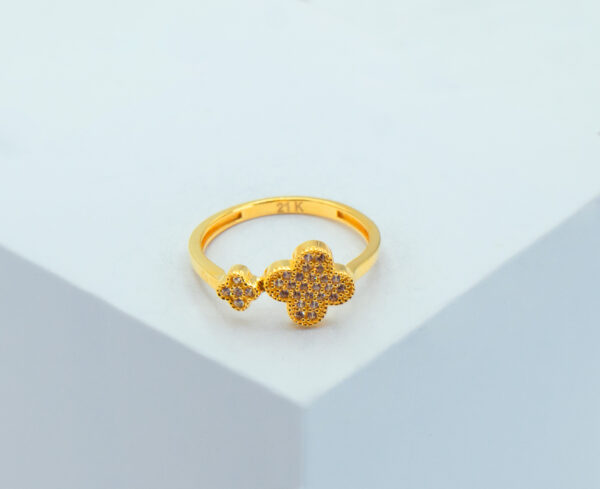 Clover Sparkle Ring