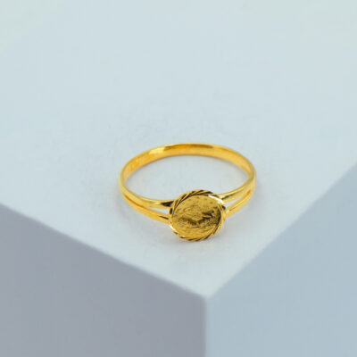 Petite Coin Ring