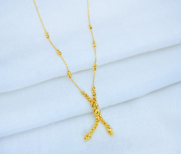 GoldenKnot Necklace