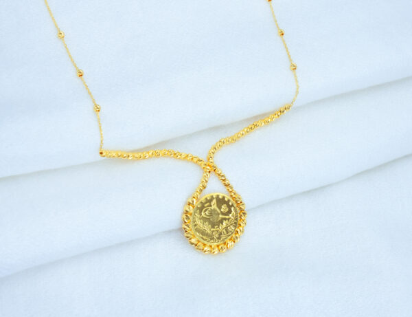 olden Medallion Necklace - Image 3